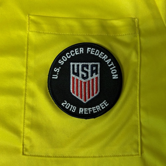 Official Sports Soccer Referee Jersey, 2019 Patch, Size Medium - Picture 3 of 6